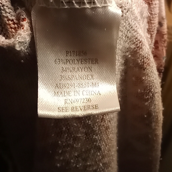 Almost Famous plus size asymmetrical tank top - Picture 9 of 10